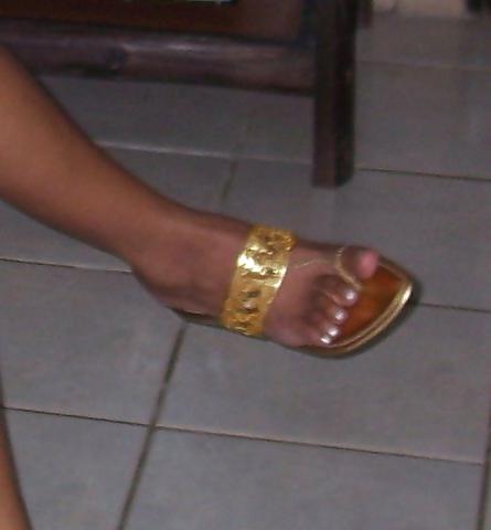 10P My gf's feet in thong sandals
