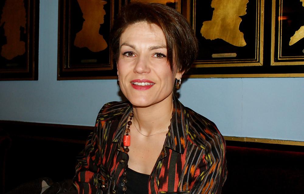 25P Love jerking off to conservative Chantal Jouanno