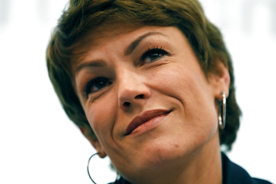 25P Love jerking off to conservative Chantal Jouanno