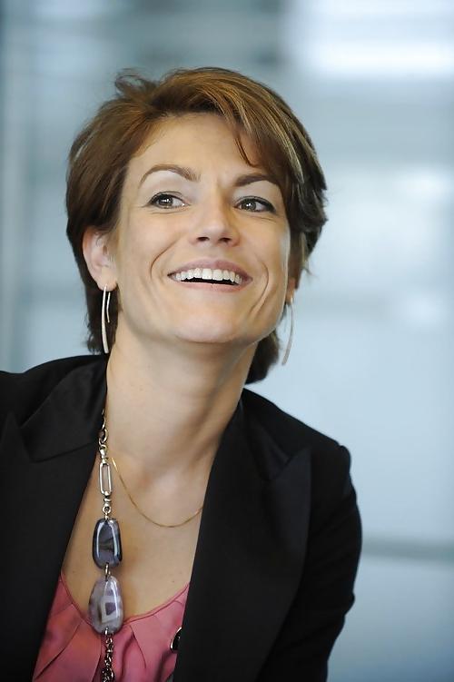 25P Love jerking off to conservative Chantal Jouanno