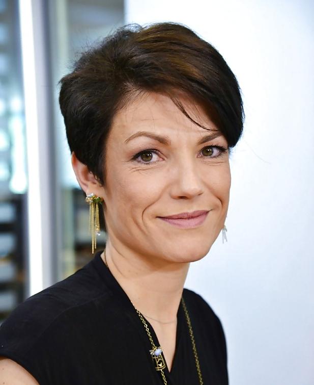25P Love jerking off to conservative Chantal Jouanno