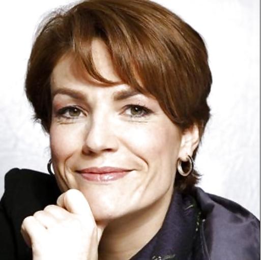 25P Love jerking off to conservative Chantal Jouanno