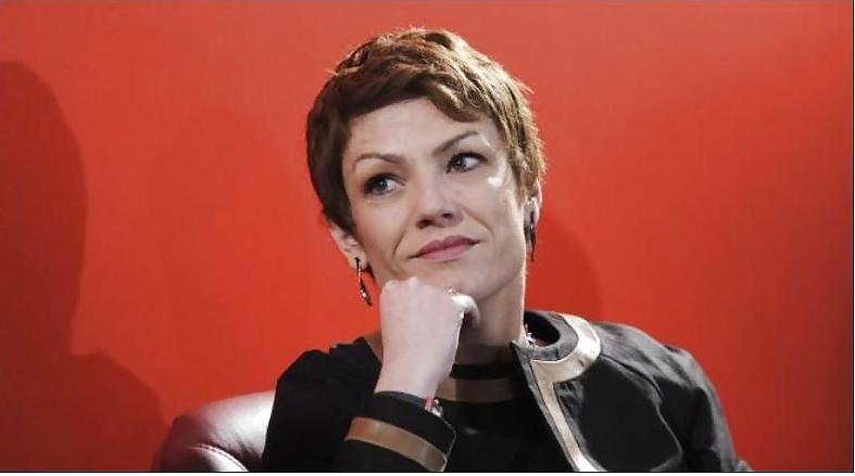 25P Love jerking off to conservative Chantal Jouanno
