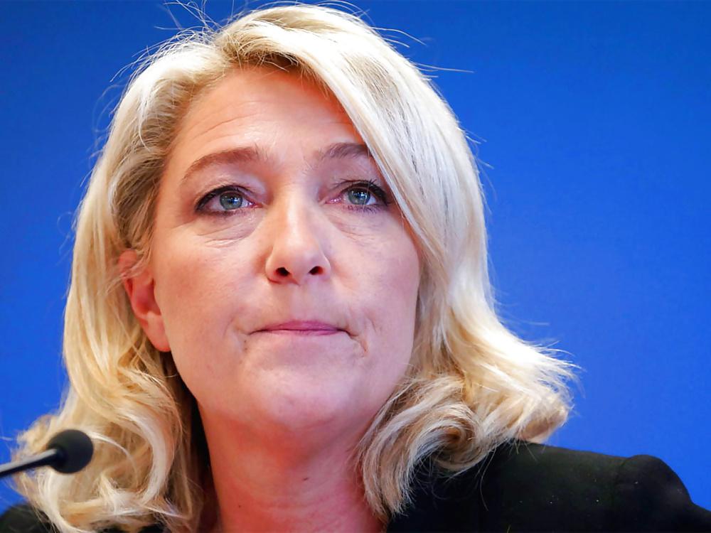 25P I adore jerking to sexy Marine Le Pen