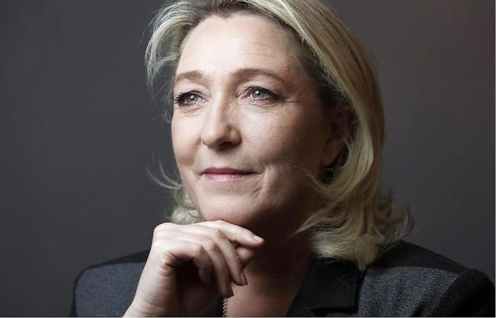 25P I adore jerking to sexy Marine Le Pen