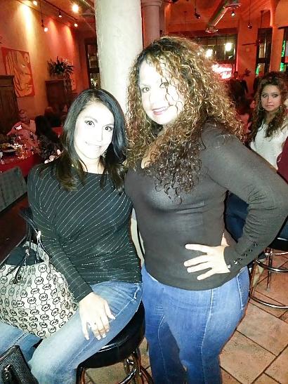 8P Curvy latina milf