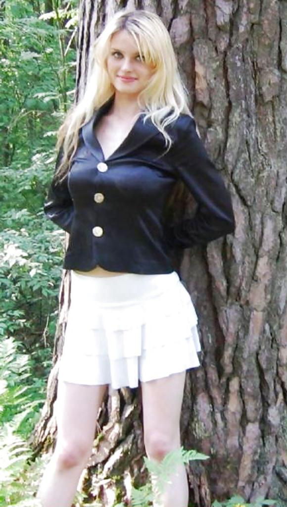 25P Private pictures of a cute teen girl in heels and stockings