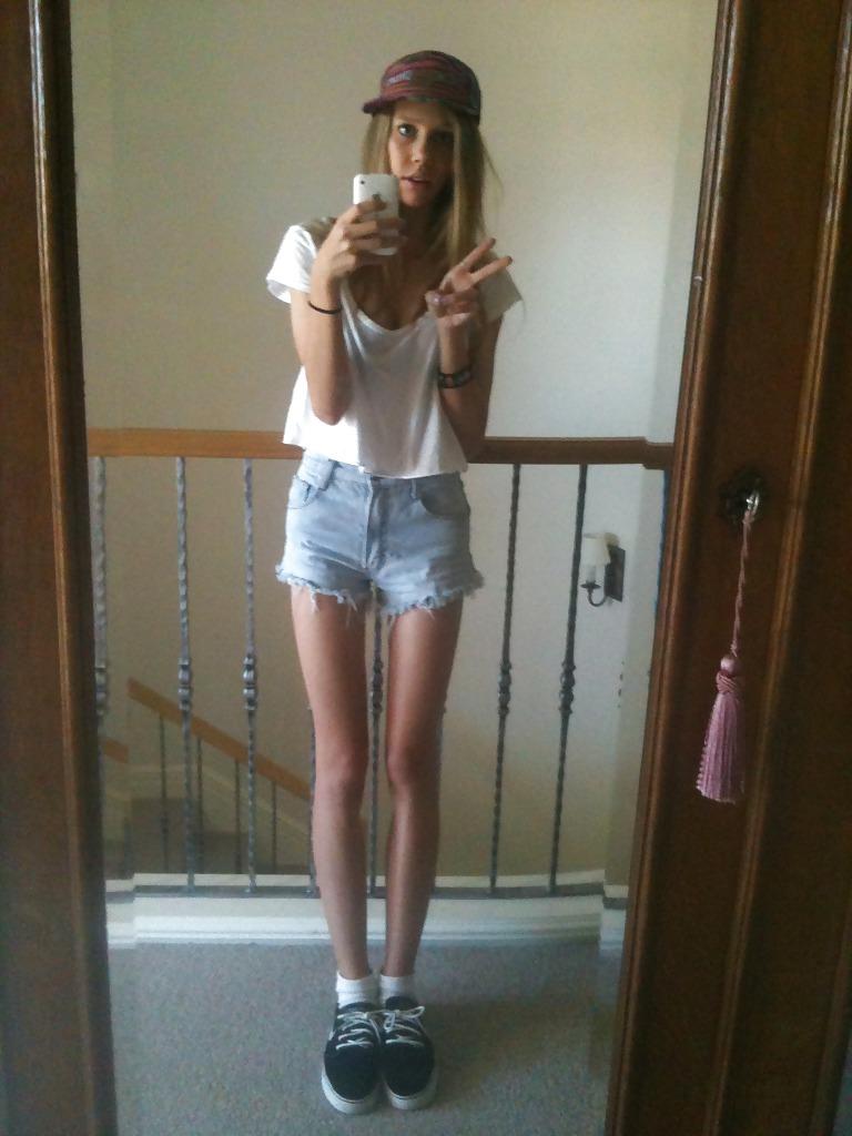23P Teens in jeans