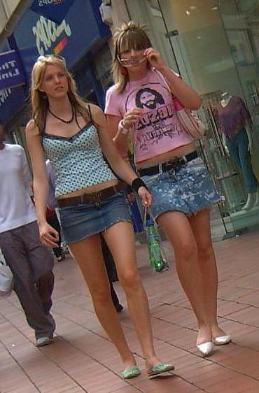23P Teens in jeans
