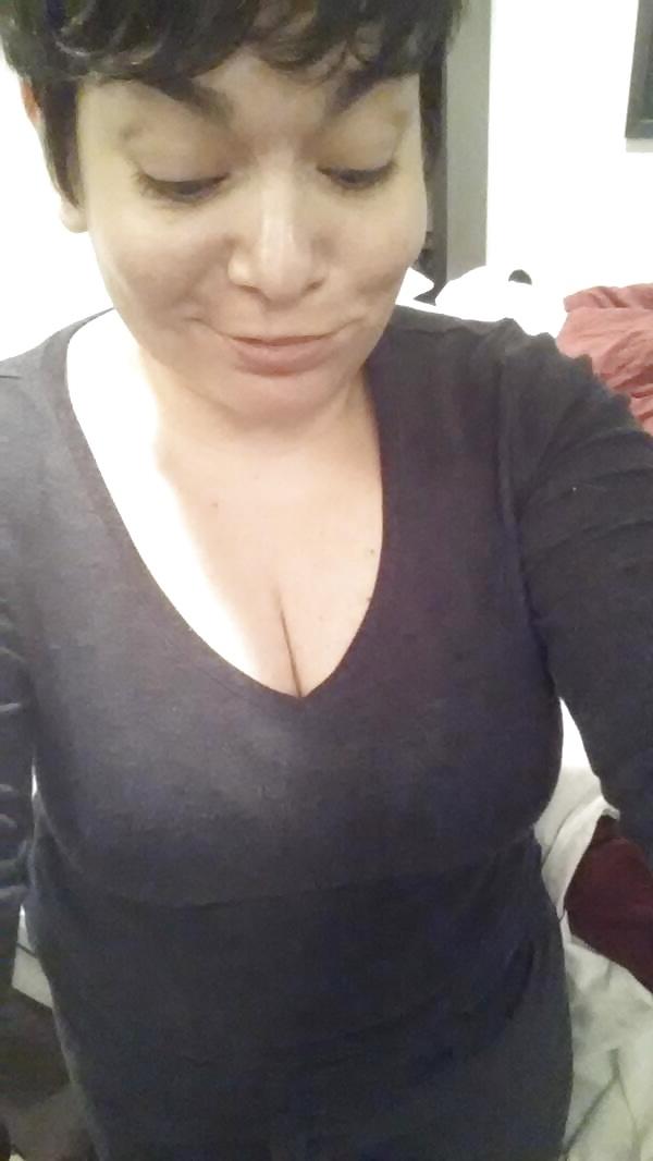11P Thick, Big Titted Babe Karla