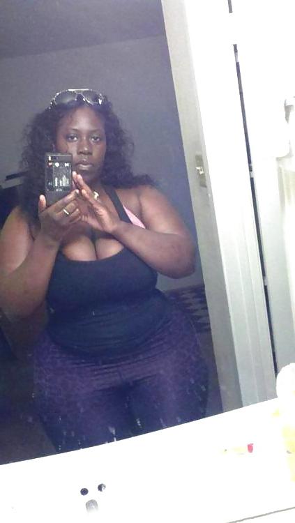 25P Thick selfies !!