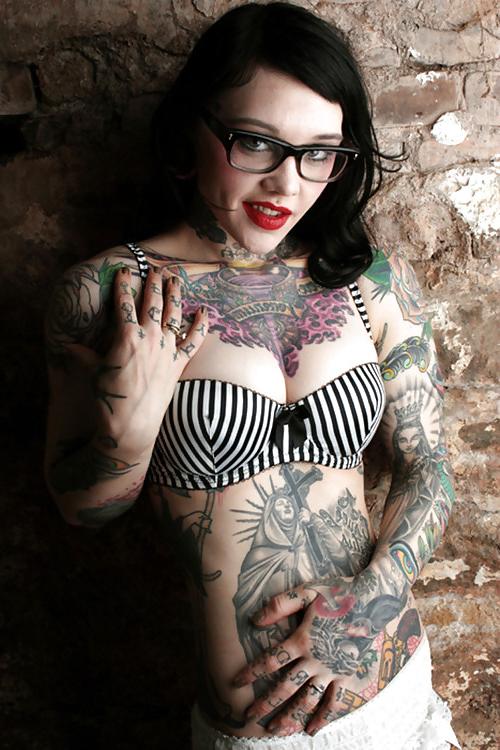 6P Nerdy,dirty,inked and curvy