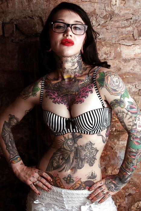 6P Nerdy,dirty,inked and curvy