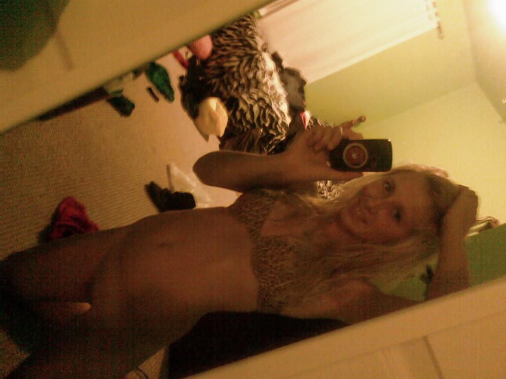 23P Cute Blonde Mirror Shots 
