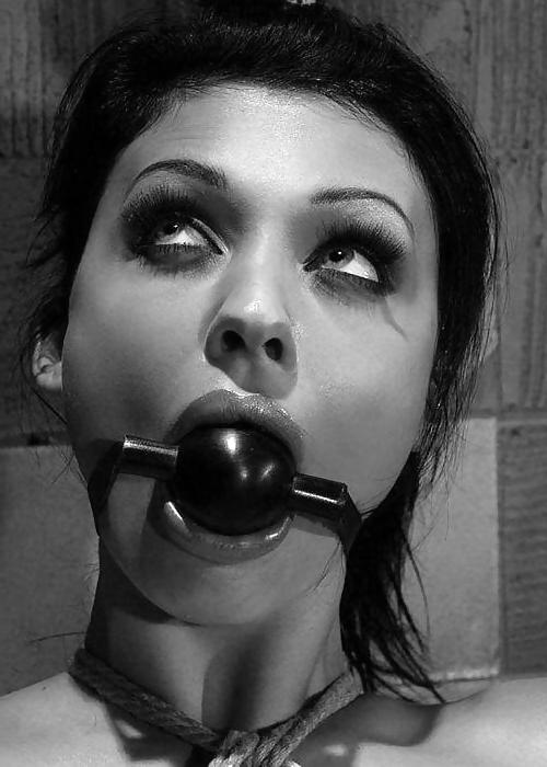 25P Black & white quality pictures art bdsm
