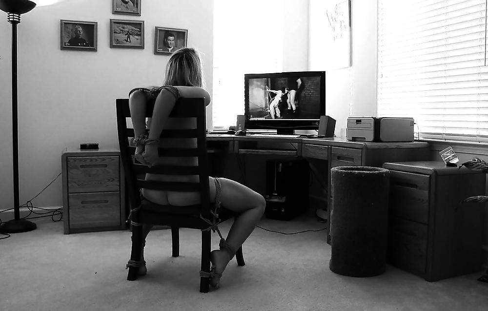 25P Black & white quality pictures art bdsm