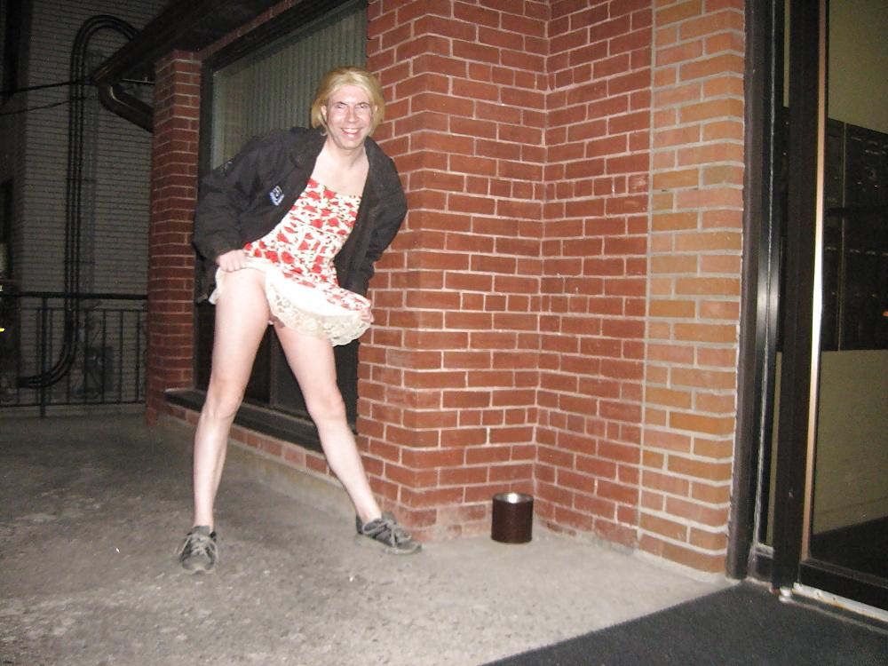 25P Tranny LILY ANNIE: public exposure!
