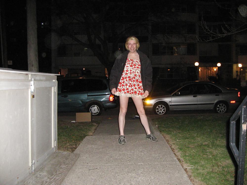 25P Tranny LILY ANNIE: public exposure!