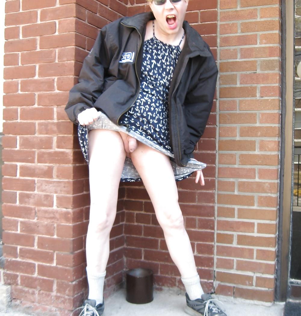 25P Tranny LILY ANNIE: public exposure!
