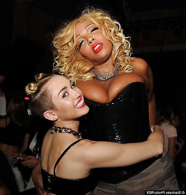 25P Miley Cyrus – Die ultimative Fick-Fantasie