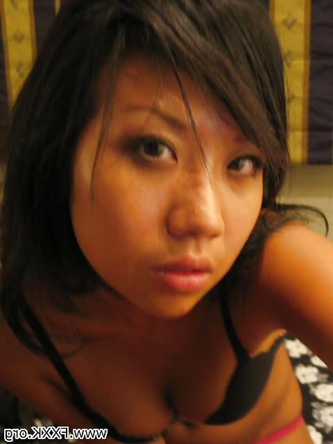 25P Leaked Chinese Air Stewardess photos.