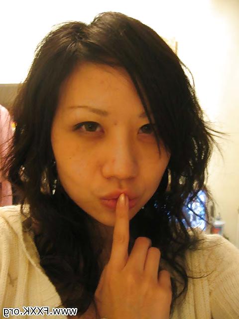 25P Leaked Chinese Air Stewardess photos.