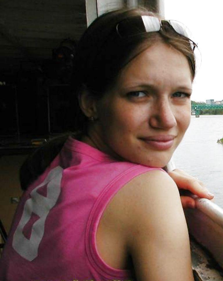 12P Private pictures of a horny short-haired teen girl