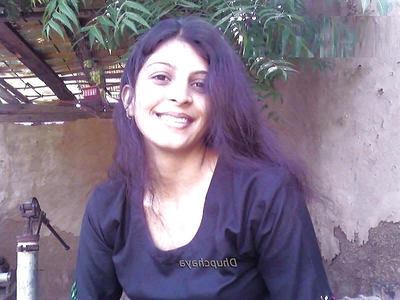 6P Paki girl bathing moment