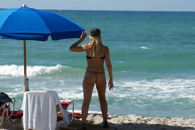 15P Amateur Thong Bikini pic's ass and Tits.