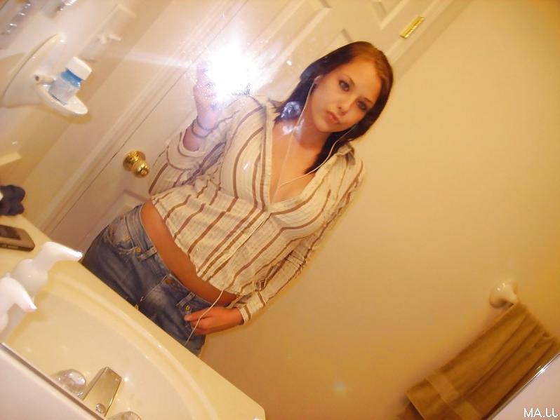 25P Stolen Pics - Brunette posing in front of mirror