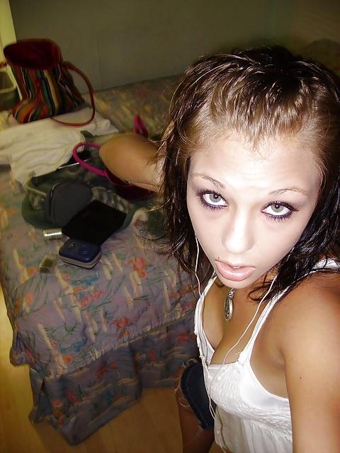 25P Stolen Pics - Brunette posing in front of mirror