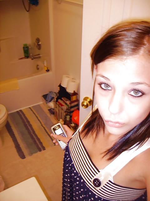 25P Stolen Pics - Brunette posing in front of mirror
