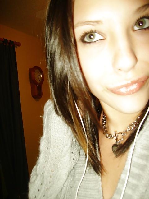 25P Stolen Pics - Brunette posing in front of mirror