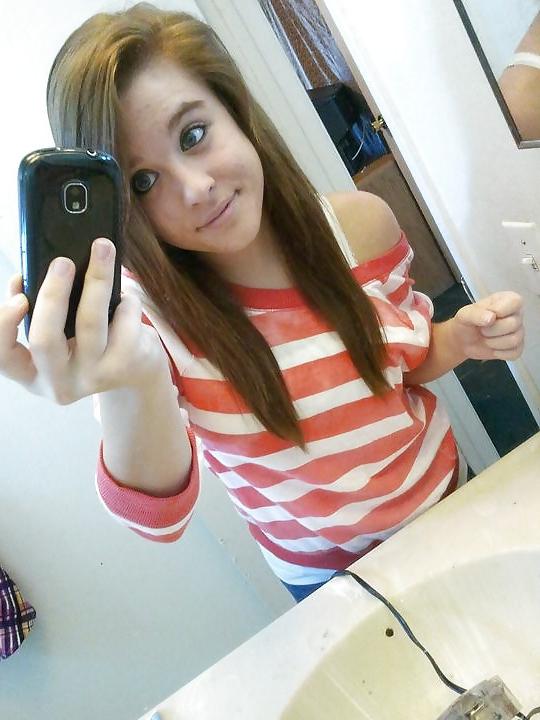 14P Cute Teens Mirror Shots 