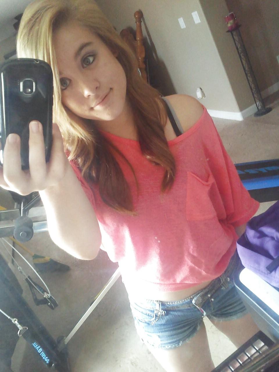 14P Cute Teens Mirror Shots 
