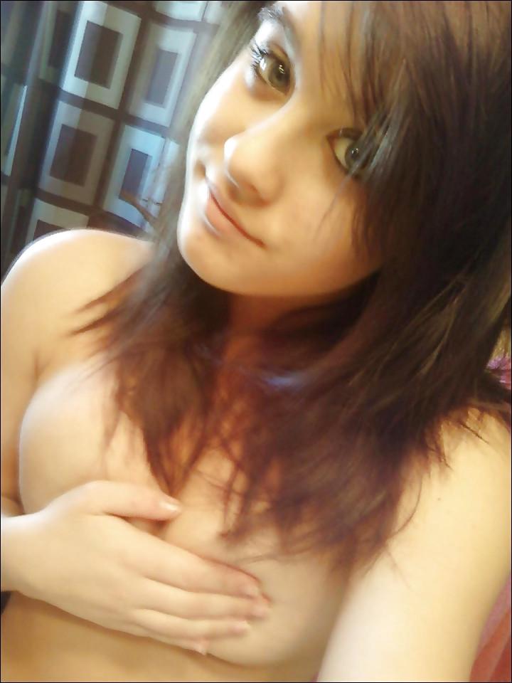 14P Cute Teens Mirror Shots 
