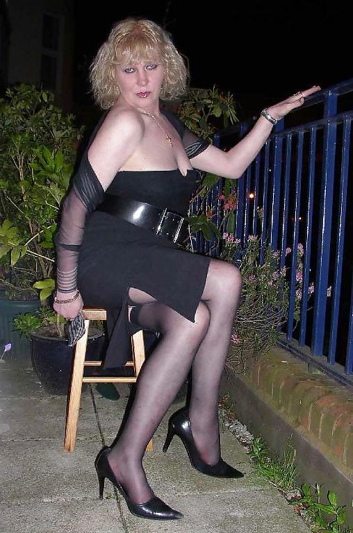 25P Wifes dressed for sex, waiting to be fucked.