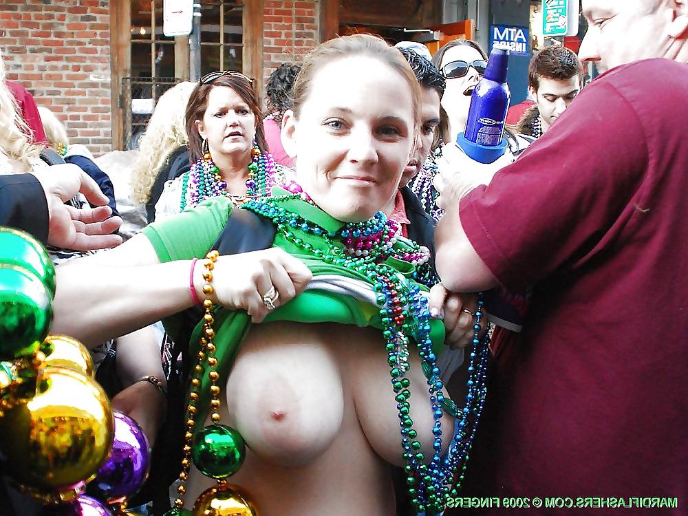 25P Public Nudity