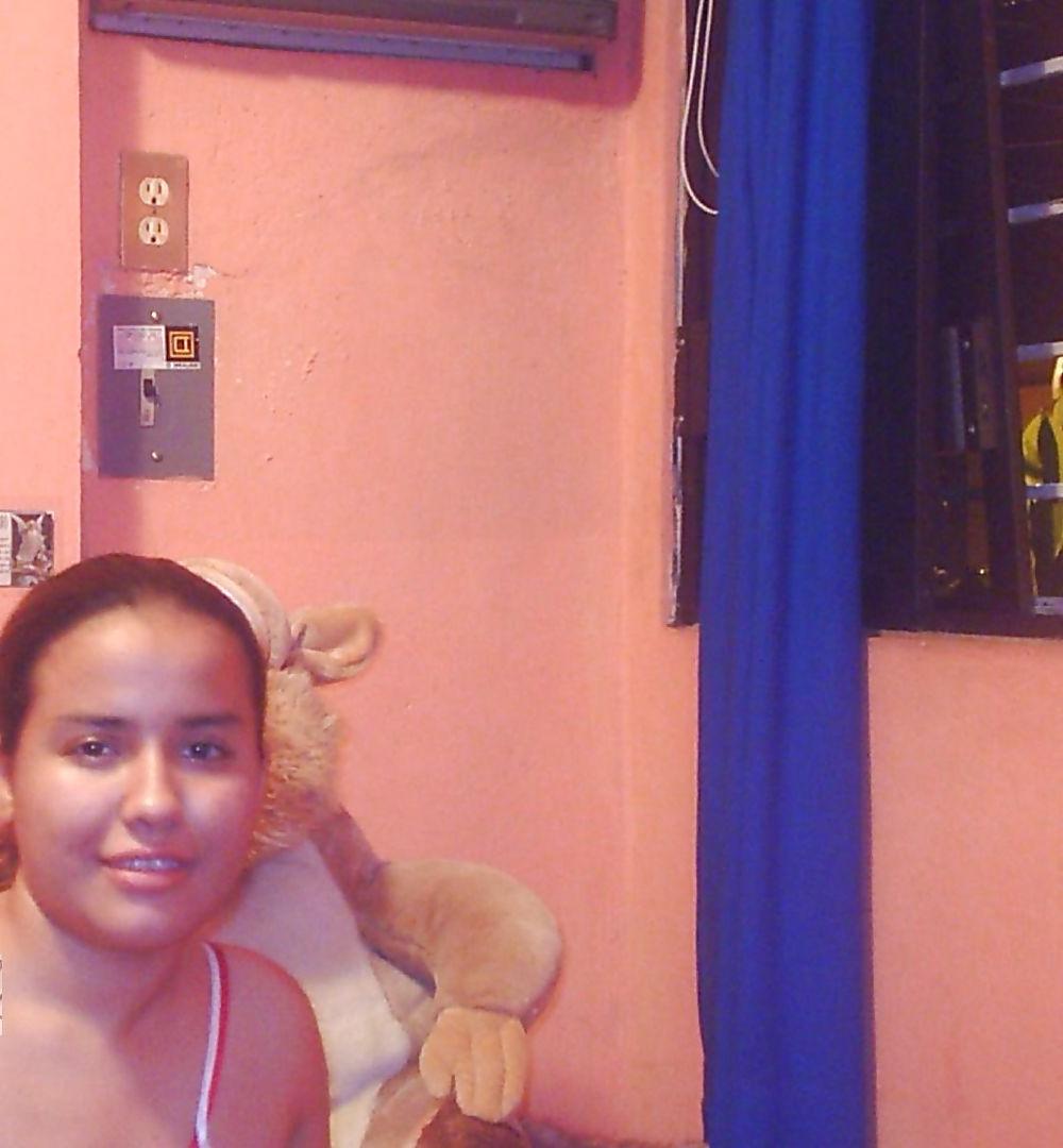 25P Curvy latina teen