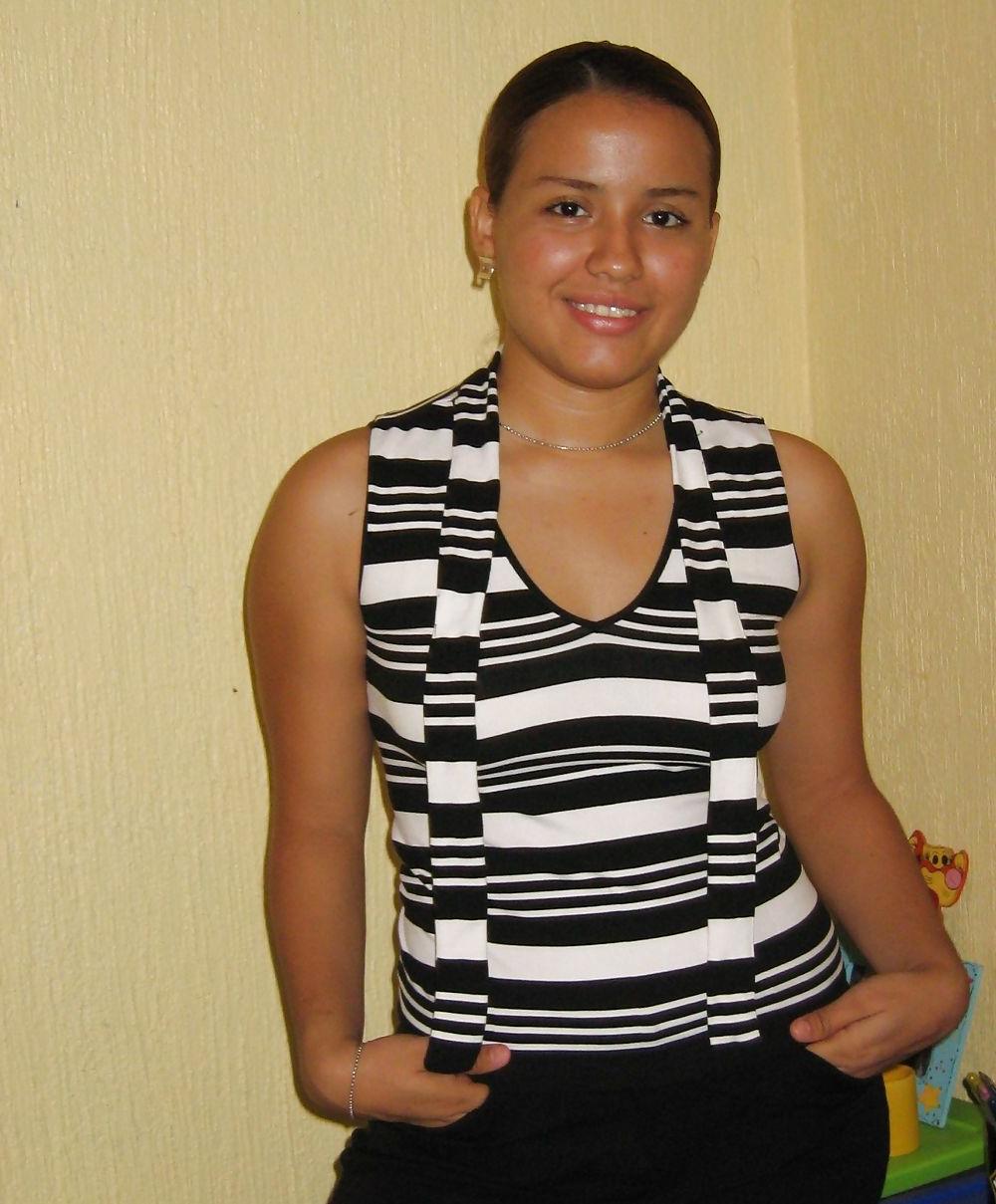 25P Curvy latina teen