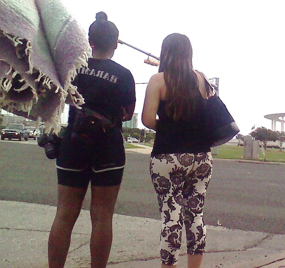 5P Thick girl in leggings