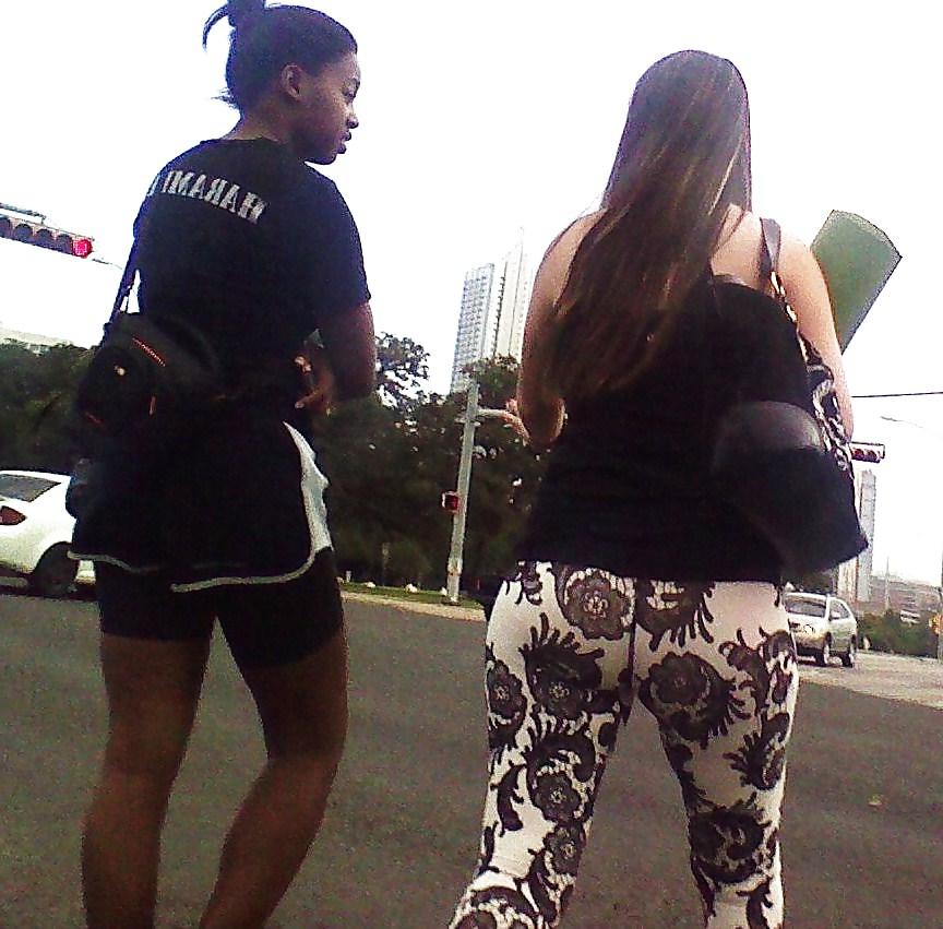 5P Thick girl in leggings