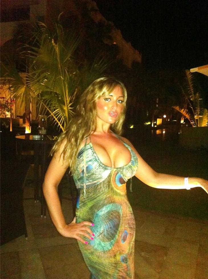 24P Abbee: Fake Tit Bimbo