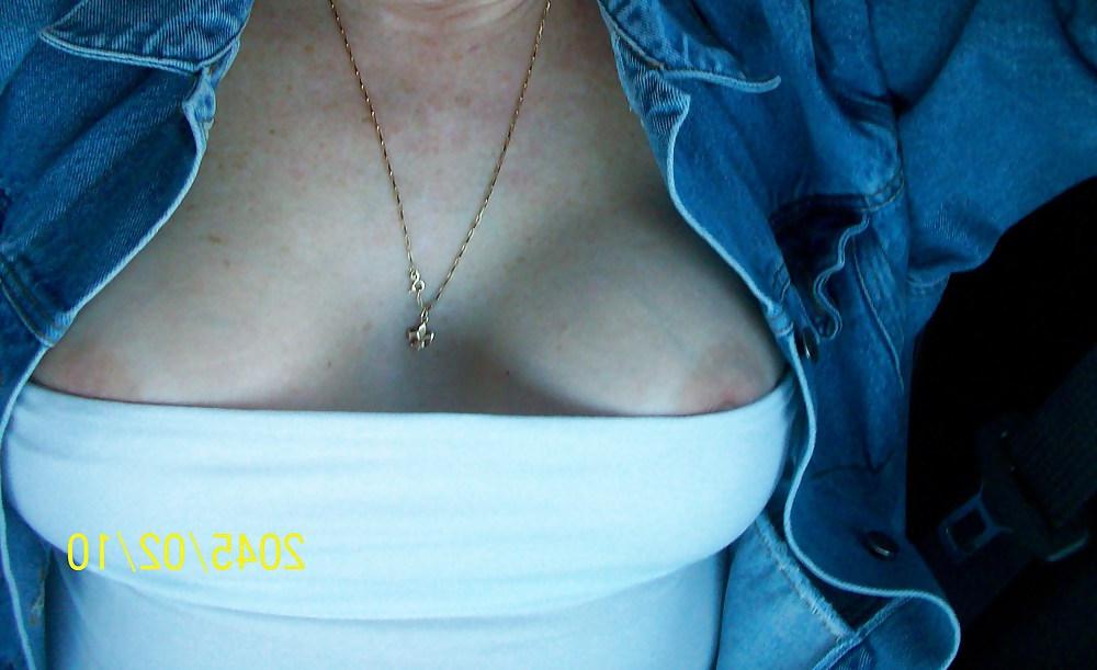 19P Hot wife showing off her tits