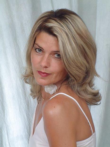 24P New fcb MILFs to help your jerk off