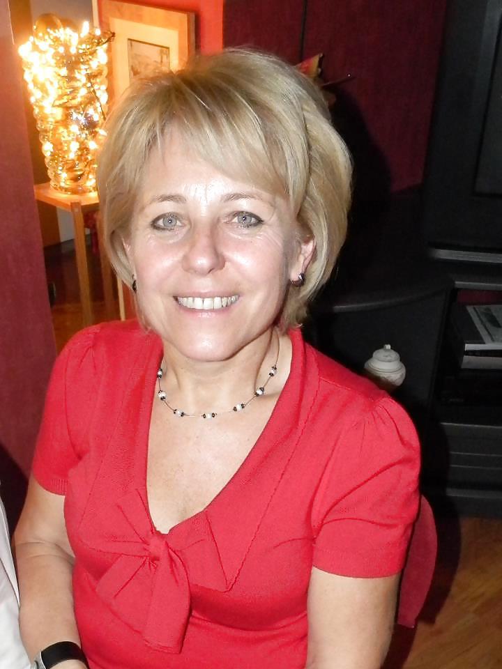 24P New fcb MILFs to help your jerk off