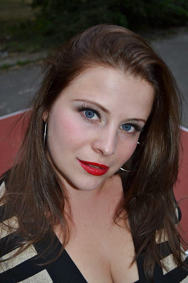 24P New fcb MILFs to help your jerk off