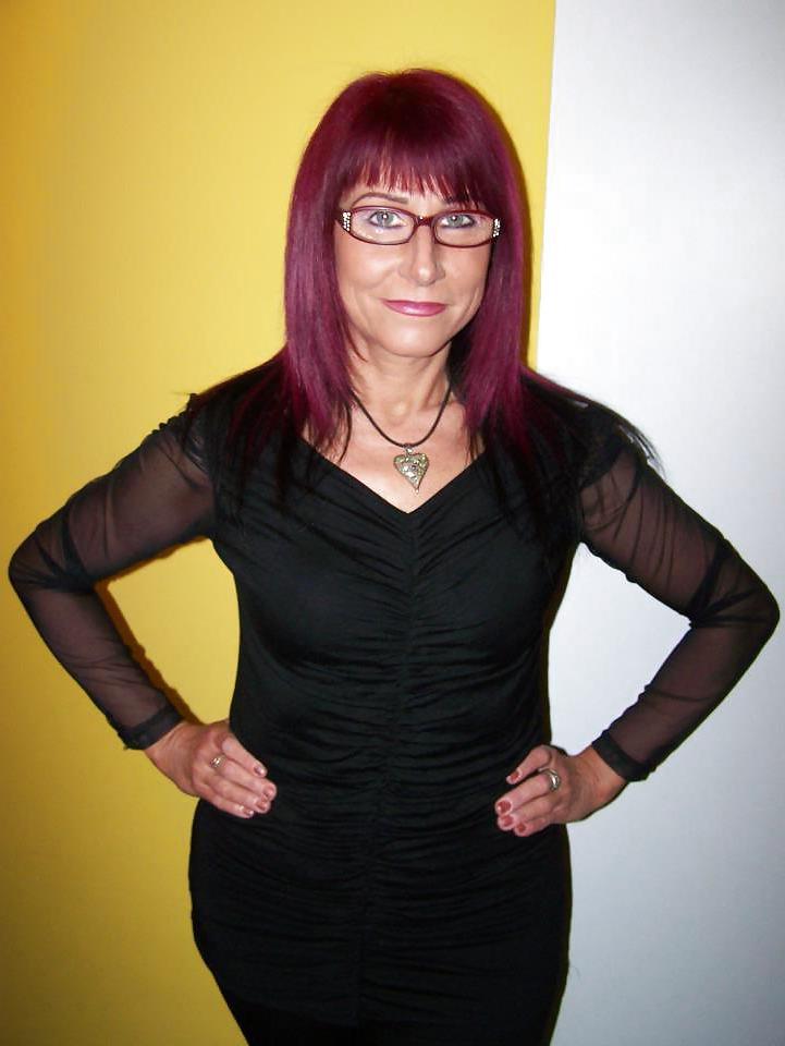 24P New fcb MILFs to help your jerk off