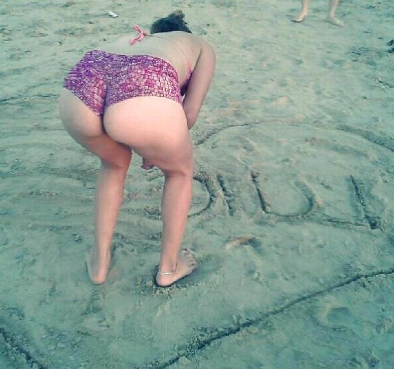 25P Brazilian girl: Bella