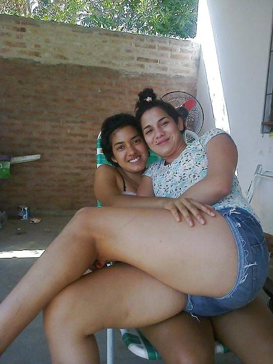 25P Brazilian girl: Bella
